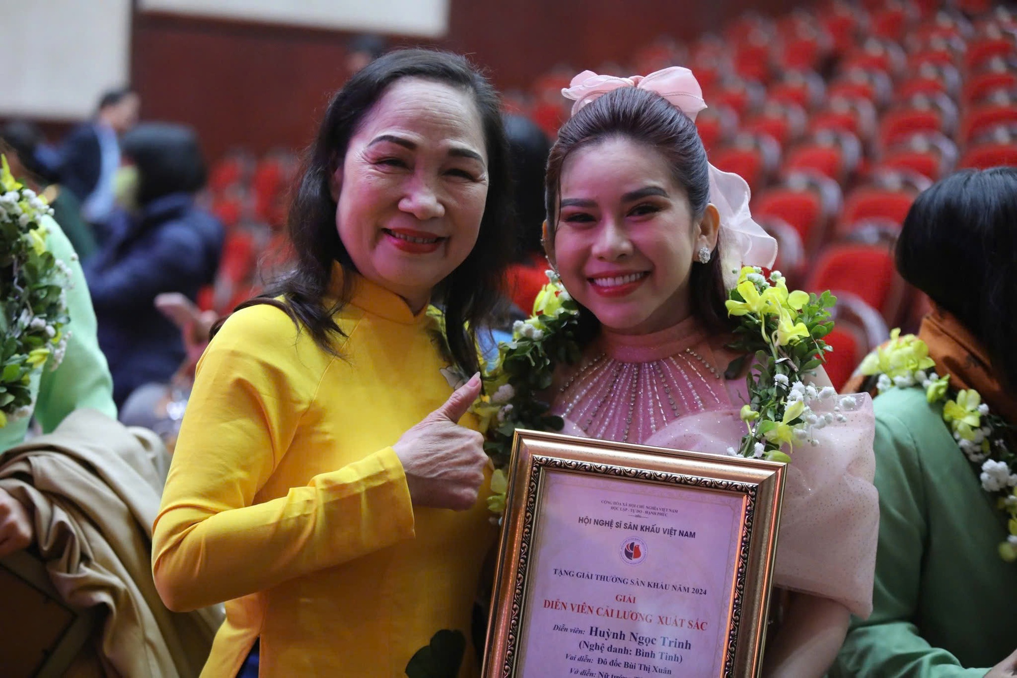 B&igrave;nh Tinh đoạt giải "Diễn vi&ecirc;n cải lương xuất sắc nhất" năm 2024 - Ảnh 3.