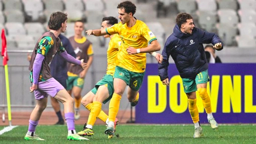 Văn To&agrave;n v&agrave; Ho&agrave; Minzy lại c&oacute; động th&aacute;i mới sau cử chỉ thả tim g&acirc;y sốt - Ảnh 2.