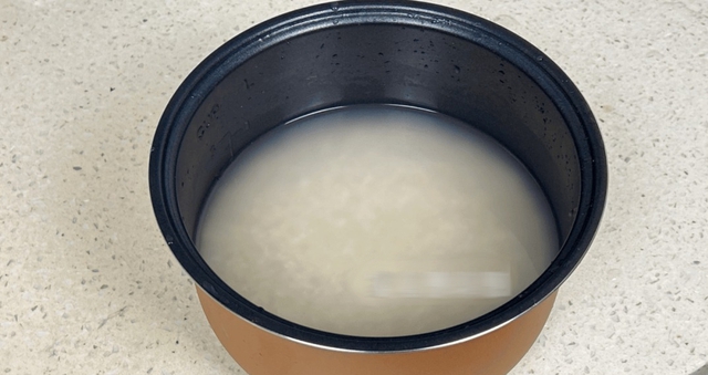 Cho 2 thứ vào nồi cơm điện, điều "thần kỳ" xảy ra khiến tôi tiếc ròng vì biết quá muộn - Ảnh 4.