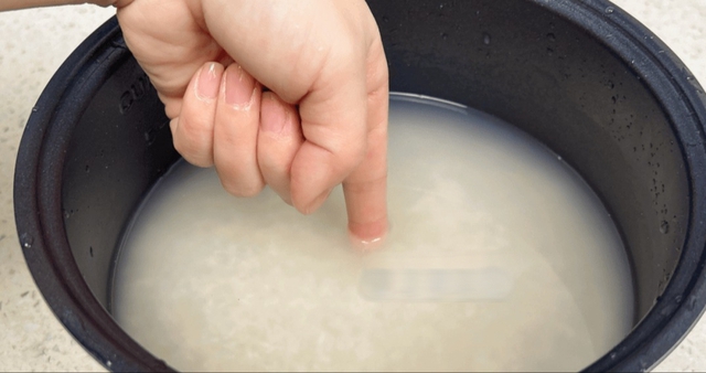 Cho 2 thứ vào nồi cơm điện, điều "thần kỳ" xảy ra khiến tôi tiếc ròng vì biết quá muộn - Ảnh 3.