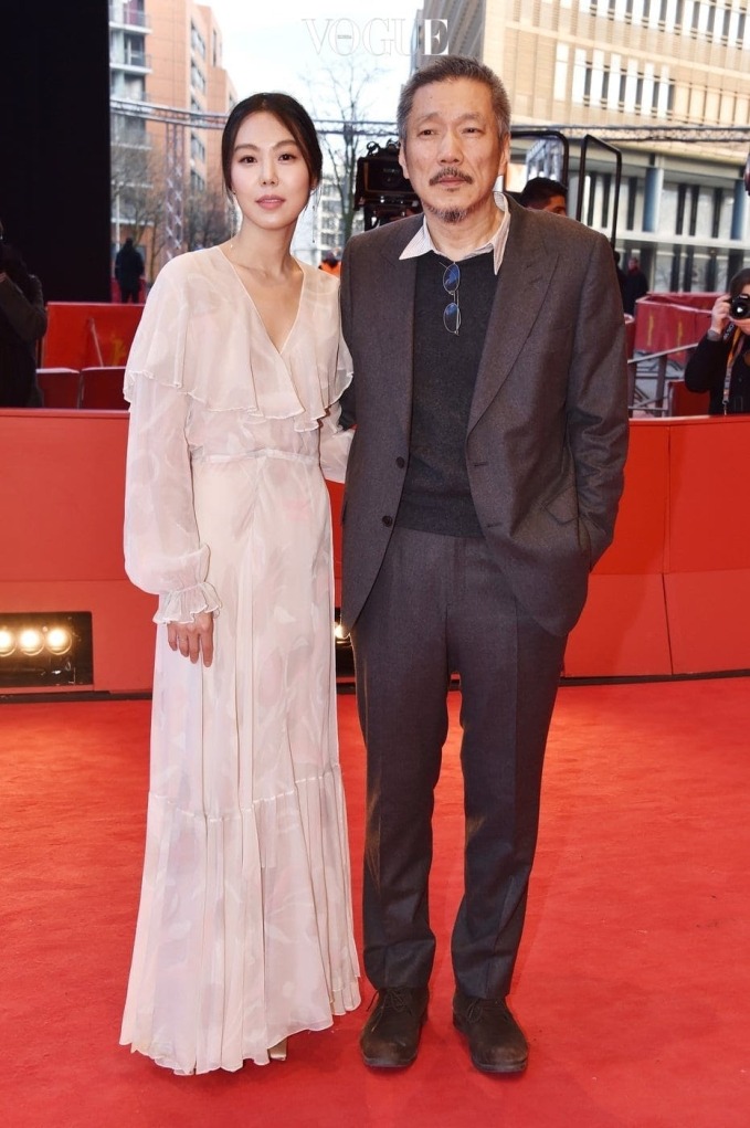 Khệ nệ bụng bầu bay hàng ngàn cây số, "tiểu tam đáng ghét nhất Kbiz" bị người tình U70 đối xử phũ phàng? - Ảnh 3. Khệ nệ bụng bầu bay hàng ngàn cây số, "tiểu tam đáng ghét nhất Kbiz" bị người tình U70 đối xử phũ phàng? - Ảnh 3.