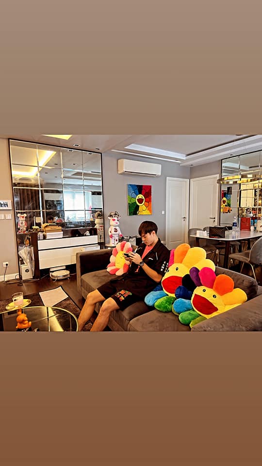 Cô gái đến chơi nhà Văn Toàn làm lộ luôn khung cảnh bên trong căn penthouse giữa lòng Hà Nội của tiền đạo ĐTViệt Nam- Ảnh 4. Cô gái đến chơi nhà Văn Toàn làm lộ luôn khung cảnh bên trong căn penthouse giữa lòng Hà Nội của tiền đạo ĐTViệt Nam- Ảnh 4.