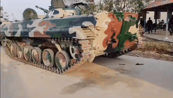 Rộ ảnh "Thái Lan tập trung quân đội, phô diễn sức mạnh, sắp vượt biên sang Myanmar": Sự thật đã rõ - Ảnh 2.