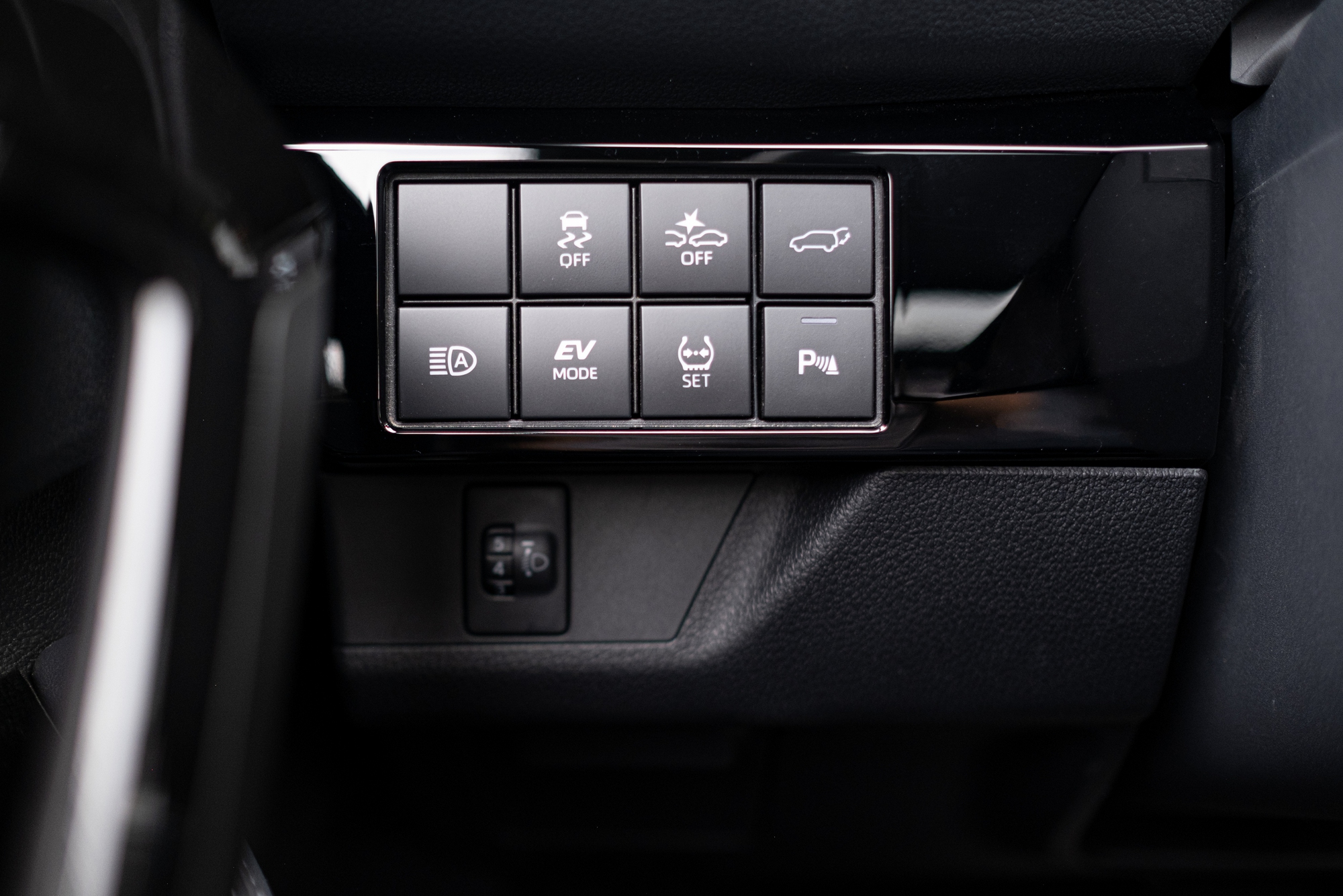 Yaris Cross dần trở thành xe Toyota bán chạy nhất tại Việt Nam như thế nào?- Ảnh 7. Yaris Cross dần trở thành xe Toyota bán chạy nhất tại Việt Nam như thế nào?- Ảnh 7.