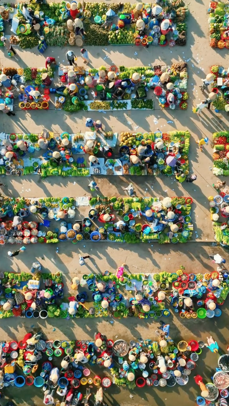 Giật m&igrave;nh với bức ảnh khu chợ miền T&acirc;y nh&igrave;n từ tr&ecirc;n cao: Chỉ c&oacute; 1 tại Việt Nam, nhiều người kh&ocirc;ng tin l&agrave; thật- Ảnh 4.