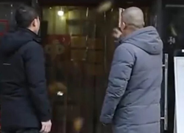 Tr&uacute;ng số hơn 19 tỷ đồng, &ocirc;ng l&atilde;o c&oacute; phản ứng "lạ" - Ảnh 1.