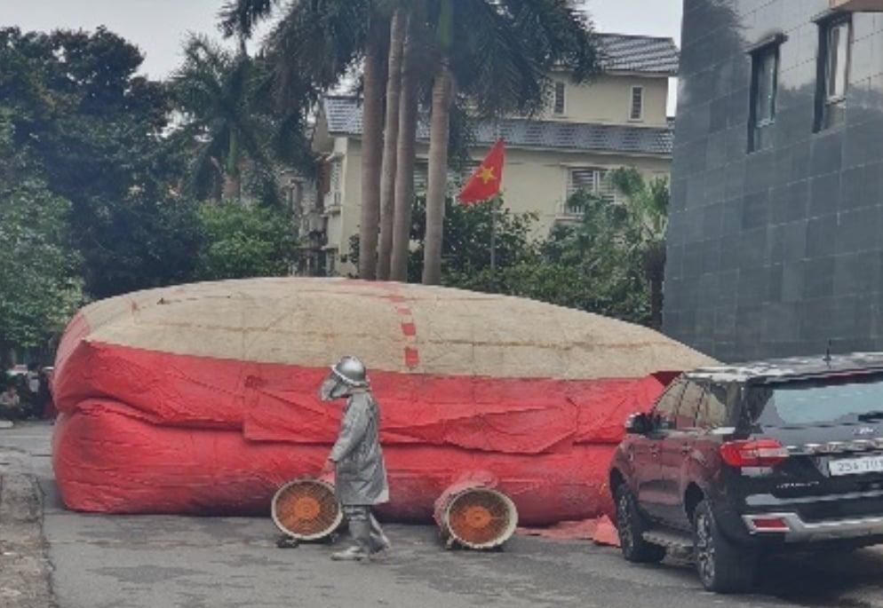 Cứu hộ th&agrave;nh c&ocirc;ng người phụ nữ tự tử tr&ecirc;n tầng 18 chung cư - Ảnh 1.