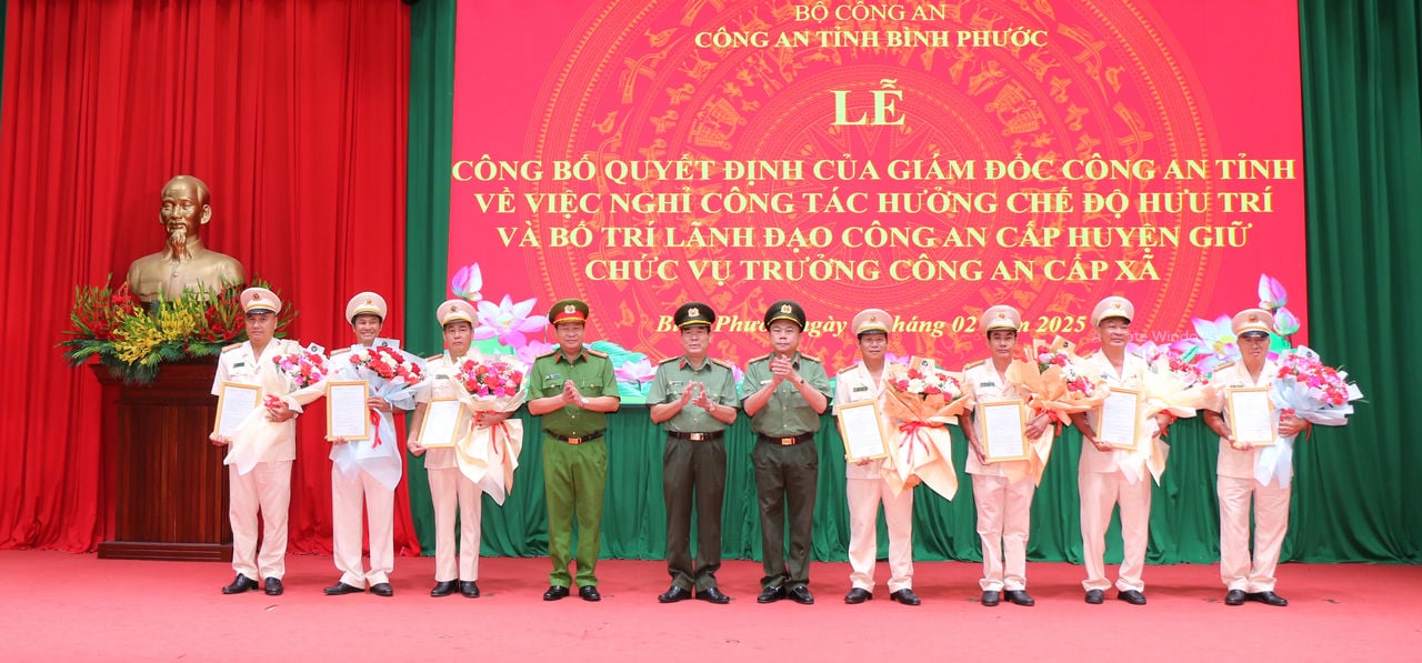 12 Đại tá, Thượng tá xung phong nghỉ hưu trước tuổi; 4 Phó Trưởng Công an huyện tự nguyện xuống xã- Ảnh 3.