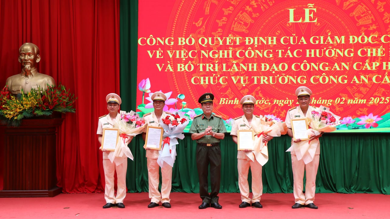 12 Đại tá, Thượng tá xung phong nghỉ hưu trước tuổi; 4 Phó Trưởng Công an huyện tự nguyện xuống xã- Ảnh 4.