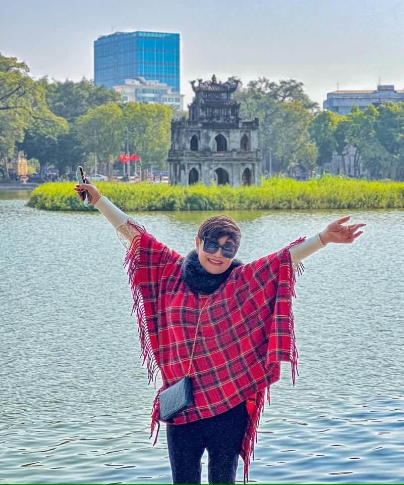 Sao Việt ngỡ ngàng trước nhan sắc vợ cũ hơn 17 tuổi của Đàm Vĩnh Hưng: "Không ai tin hết"- Ảnh 6. Sao Việt ngỡ ngàng trước nhan sắc vợ cũ hơn 17 tuổi của Đàm Vĩnh Hưng: "Không ai tin hết"- Ảnh 6.