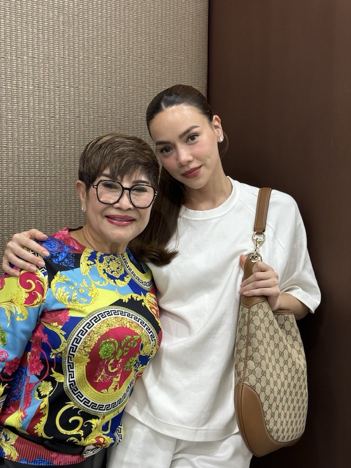 Sao Việt ngỡ ngàng trước nhan sắc vợ cũ hơn 17 tuổi của Đàm Vĩnh Hưng: "Không ai tin hết"- Ảnh 5. Sao Việt ngỡ ngàng trước nhan sắc vợ cũ hơn 17 tuổi của Đàm Vĩnh Hưng: "Không ai tin hết"- Ảnh 5.