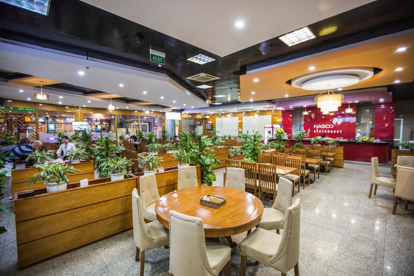 Bán cơm, phở tại sân bay, một doanh nghiệp báo lãi đậm nhờ "1 đồng vốn gần 4 đồng thu về" - Ảnh 1.