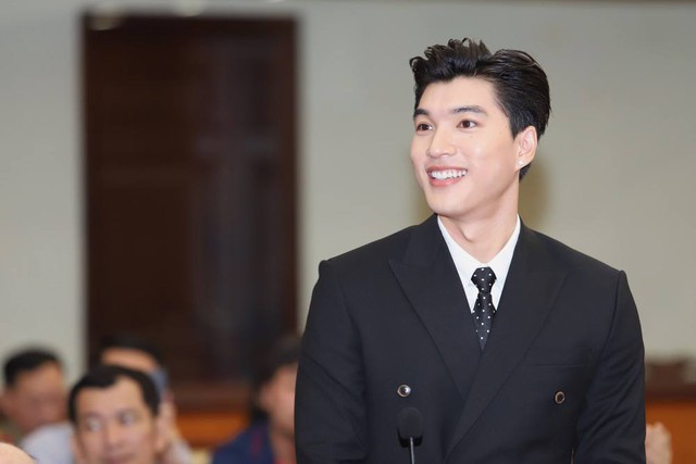 Hoa hậu Kỳ Duyên bị chê mặc xuề xòa kém lịch sự khi gặp lãnh đạo TP.HCM- Ảnh 6. Hoa hậu Kỳ Duyên bị chê mặc xuề xòa kém lịch sự khi gặp lãnh đạo TP.HCM- Ảnh 6.