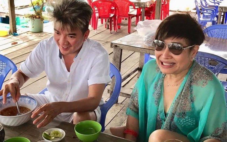 Sao Việt ngỡ ngàng trước nhan sắc vợ cũ hơn 17 tuổi của Đàm Vĩnh Hưng: "Không ai tin hết"- Ảnh 1. Sao Việt ngỡ ngàng trước nhan sắc vợ cũ hơn 17 tuổi của Đàm Vĩnh Hưng: "Không ai tin hết"- Ảnh 1.