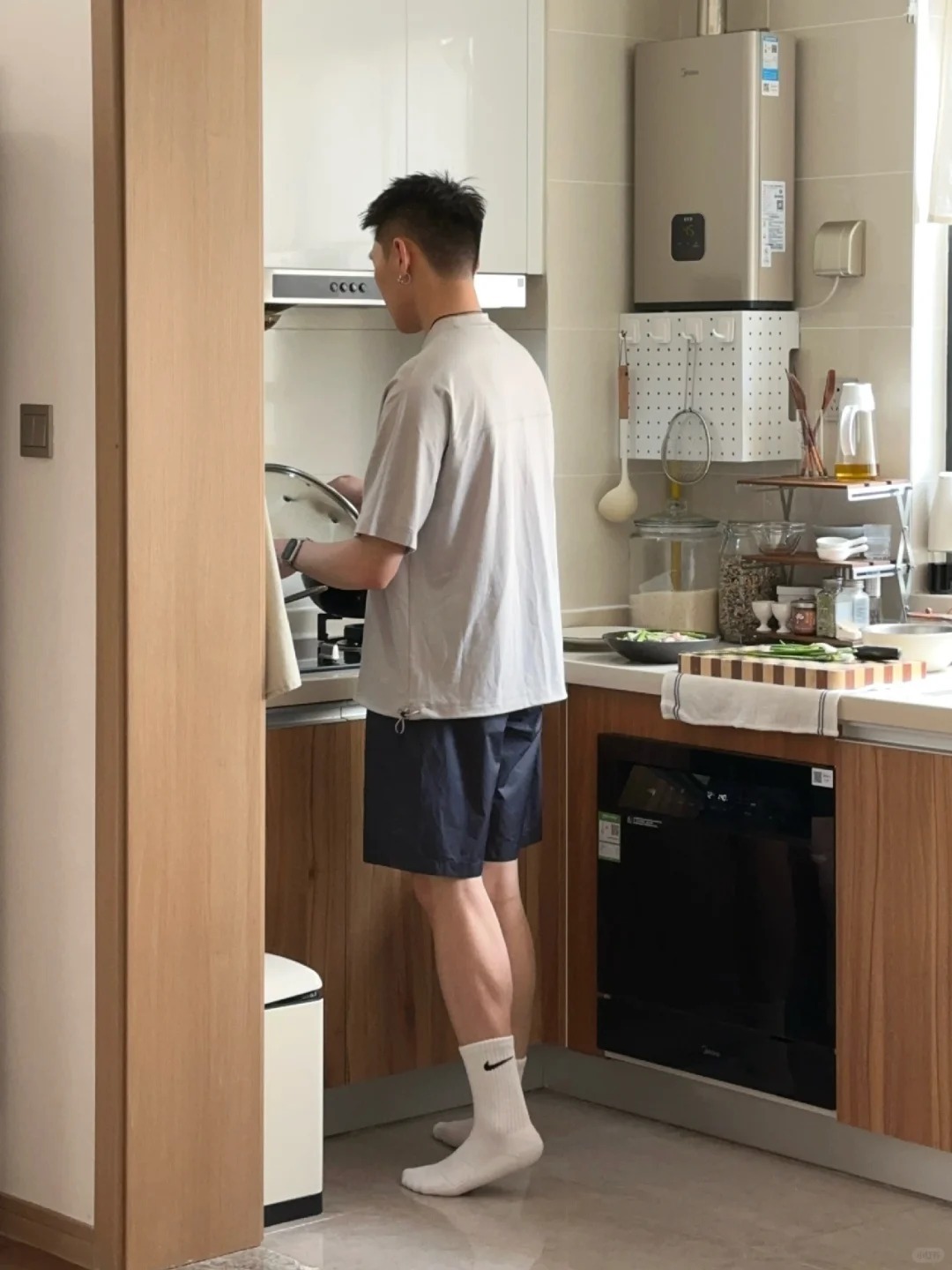 Cách tặng quà cho bố mẹ để BÁO HIẾU không thành báo nhà - Ảnh 1.