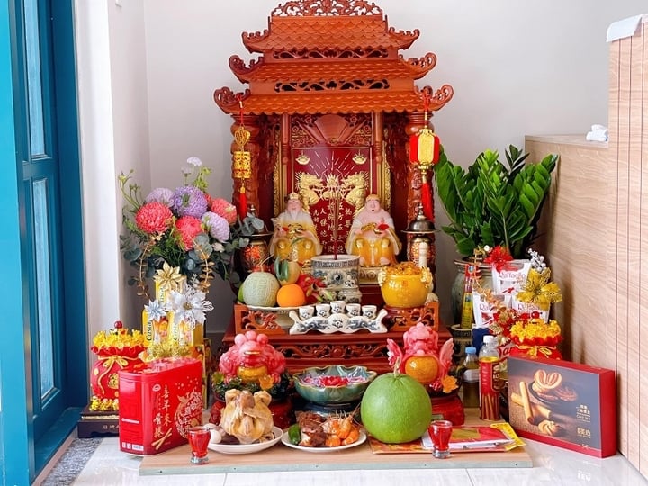 Ban thờ thần Tài nên thắp mấy cây nhang để cầu tài lộc? - Ảnh 1.