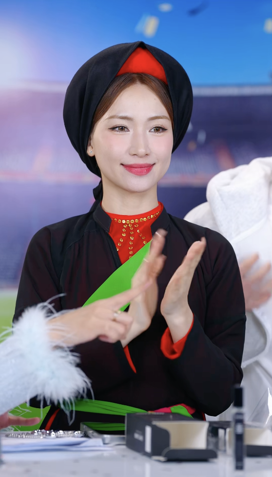 Văn To&agrave;n c&ugrave;ng 