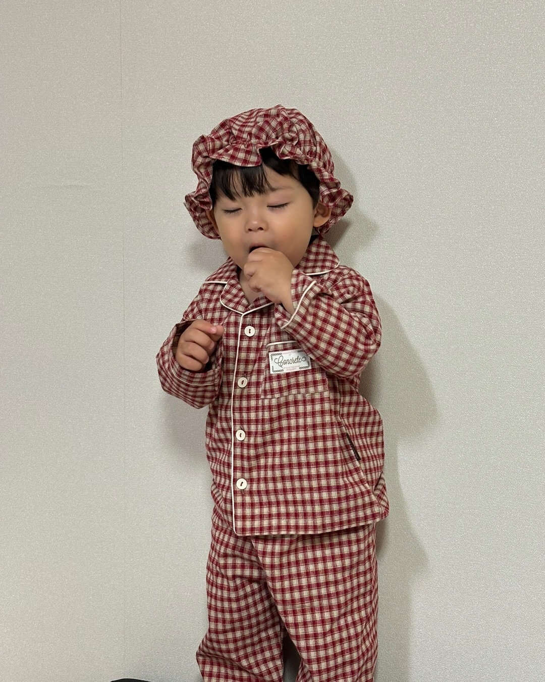 Danh tính em bé 2 tuổi hot nhất lúc này, khuấy đảo MXH vì quá đáng yêu, các mẹ thi nhau vào "xin vía" - Ảnh 15. Danh tính em bé 2 tuổi hot nhất lúc này, khuấy đảo MXH vì quá đáng yêu, các mẹ thi nhau vào "xin vía" - Ảnh 15.