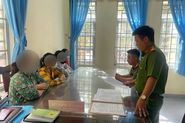 Chia sẻ tin đồn ' xe bắt cóc ' trên Facebook bị phạt nặng - Ảnh 1.