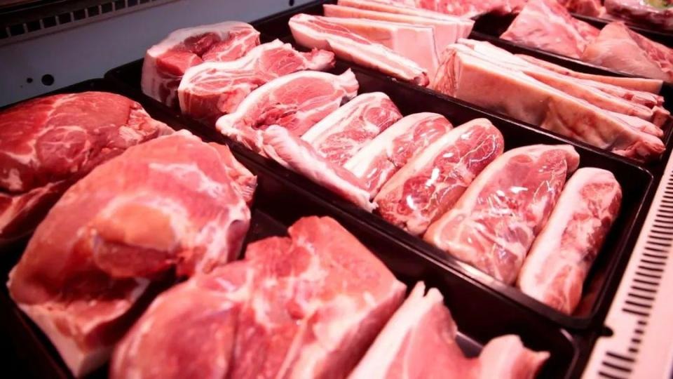 Mua thịt lợn thấy 5 dấu hiệu n&agrave;y th&igrave; "quay xe" lu&ocirc;n, c&oacute; loại người b&aacute;n h&agrave;ng cũng chẳng d&aacute;m ăn - Ảnh 5.