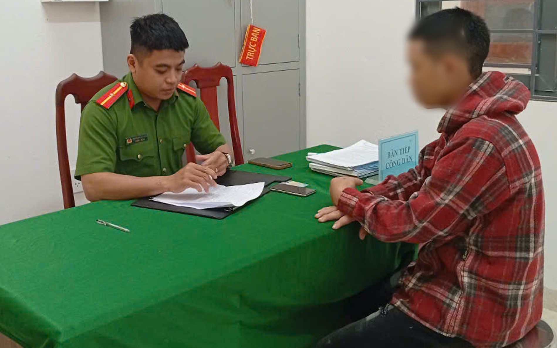 Va chạm giao thông ở Thái Nguyên: Xô xát giữa 2 phụ nữ và người đàn ông lớn tuổi - Ảnh 2.