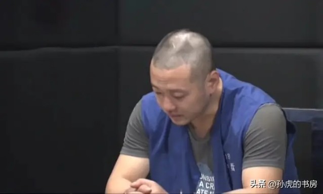 Nửa đêm đau nhói ở gối, người đàn ông phải nhập viện liền được bác sĩ yêu cầu: Gọi cảnh sát ngay lập tức! - Ảnh 4.