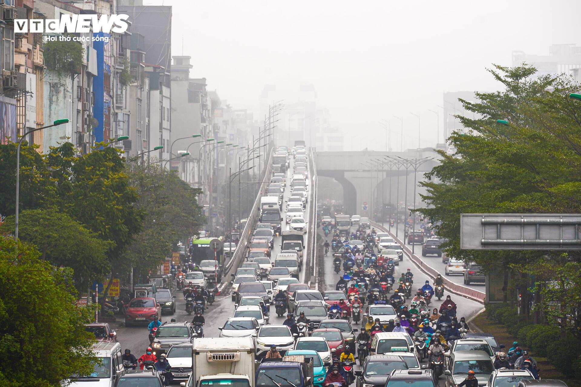 Hà Nội mù sương và ô nhiễm thứ hai thế giới - Ảnh 6.