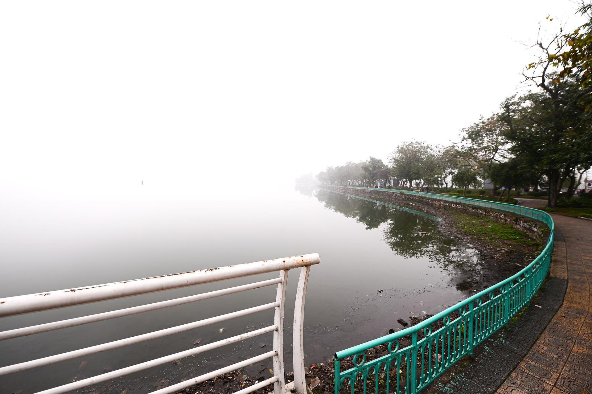 Hà Nội mù sương và ô nhiễm thứ hai thế giới - Ảnh 12.