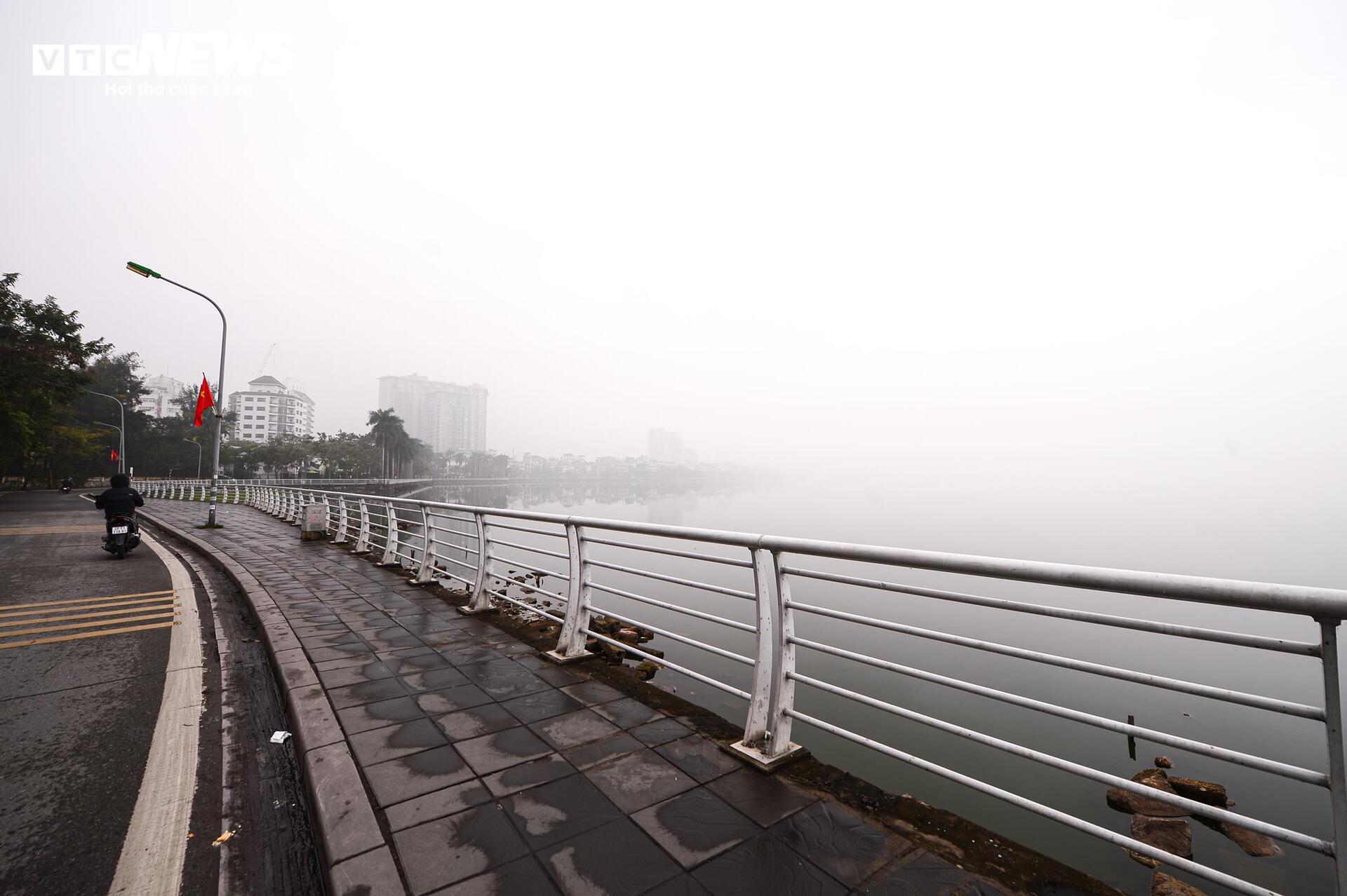 Hà Nội mù sương và ô nhiễm thứ hai thế giới - Ảnh 13.