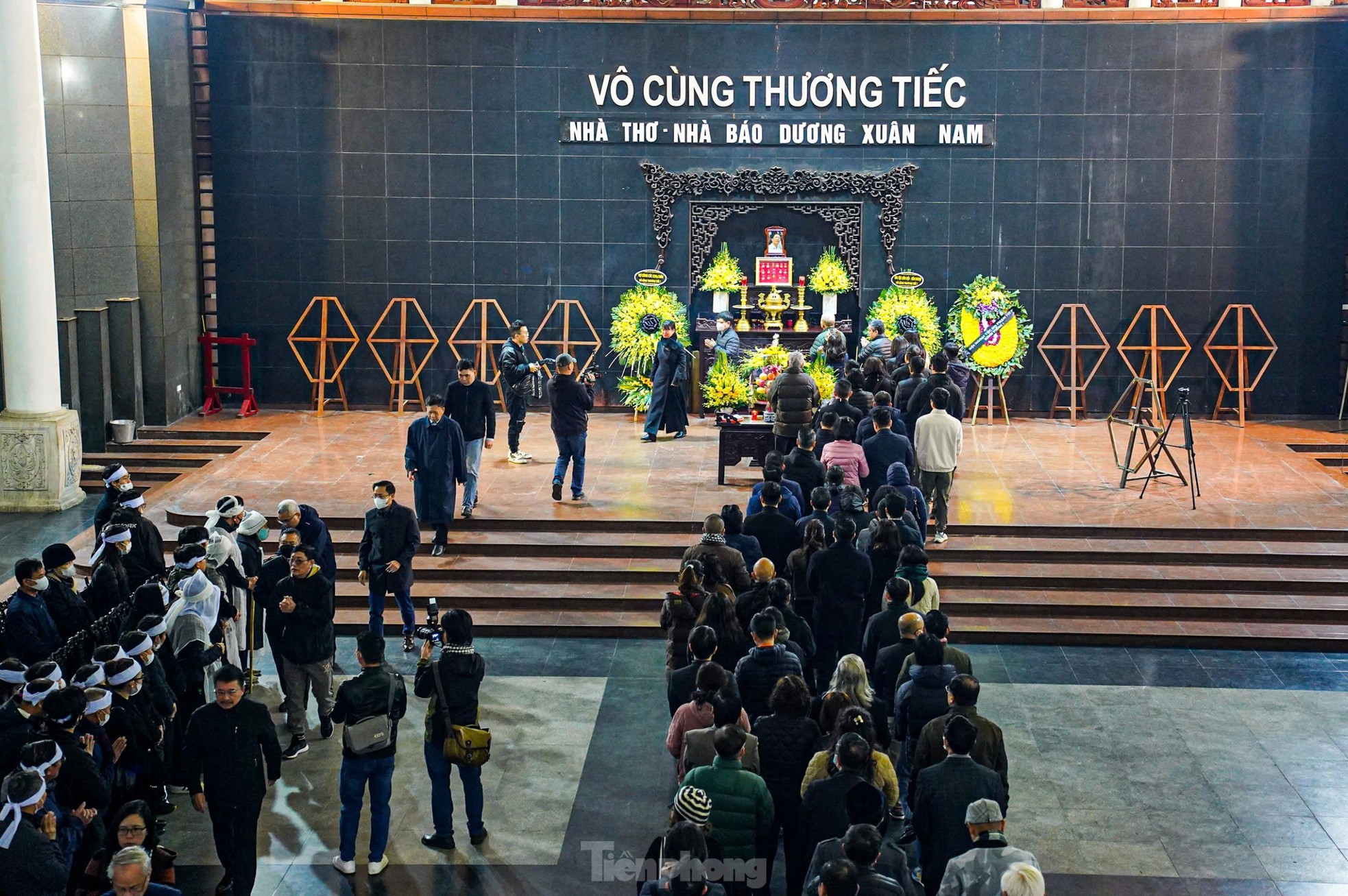 Phút tiễn biệt nhà thơ, nhà báo Dương Xuân Nam - nguyên Tổng Biên tập Báo Tiền Phong - Ảnh 17.