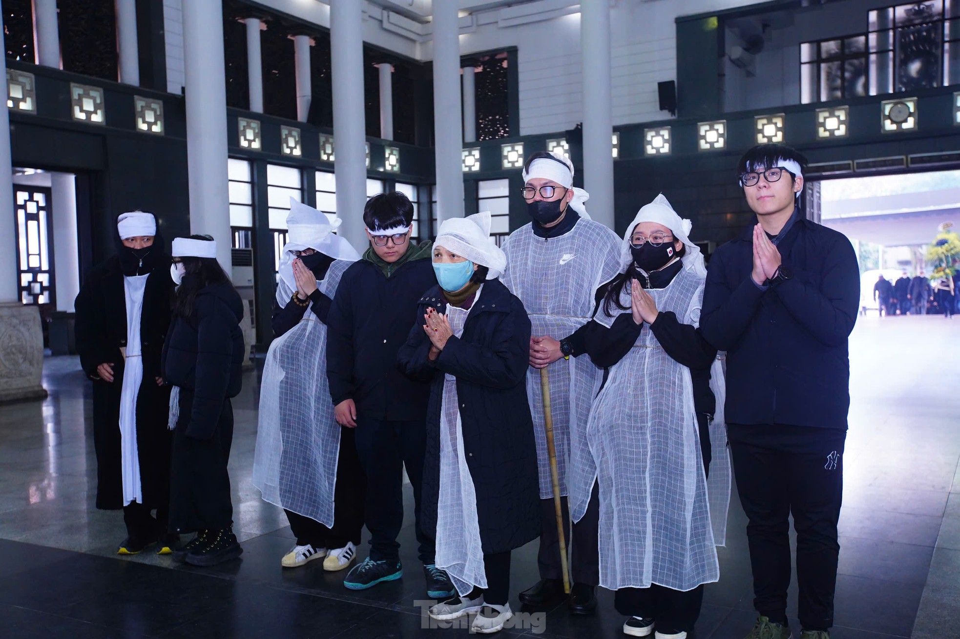 Phút tiễn biệt nhà thơ, nhà báo Dương Xuân Nam - nguyên Tổng Biên tập Báo Tiền Phong - Ảnh 2.