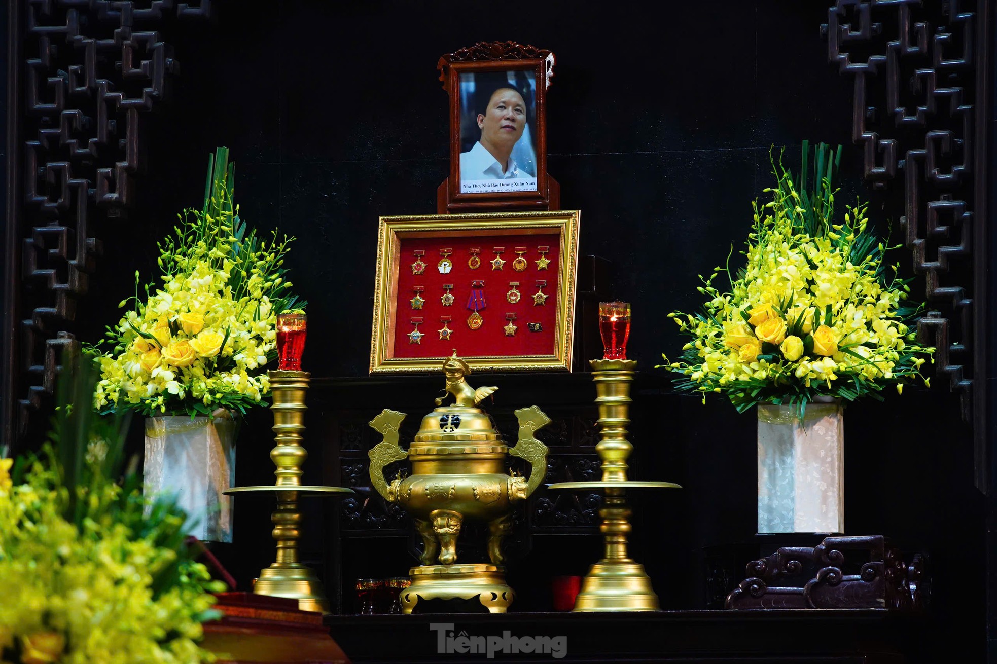 Phút tiễn biệt nhà thơ, nhà báo Dương Xuân Nam - nguyên Tổng Biên tập Báo Tiền Phong - Ảnh 1.