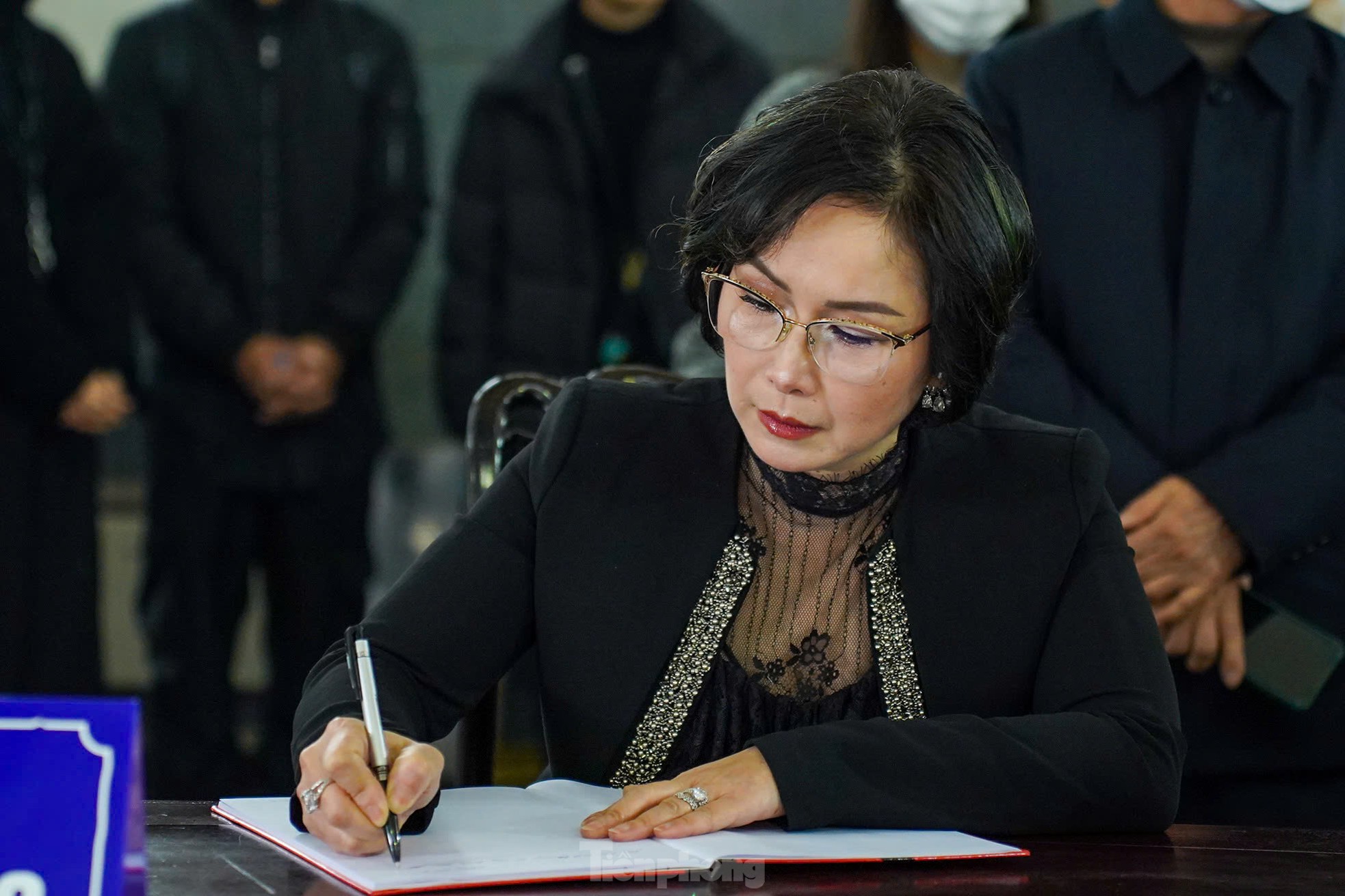 Phút tiễn biệt nhà thơ, nhà báo Dương Xuân Nam - nguyên Tổng Biên tập Báo Tiền Phong - Ảnh 13.