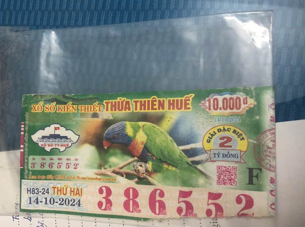 Lý do hoãn phiên hòa giải vụ kiện vé số 2 tỉ đồng - Ảnh 1. Lý do hoãn phiên hòa giải vụ kiện vé số 2 tỉ đồng - Ảnh 1.