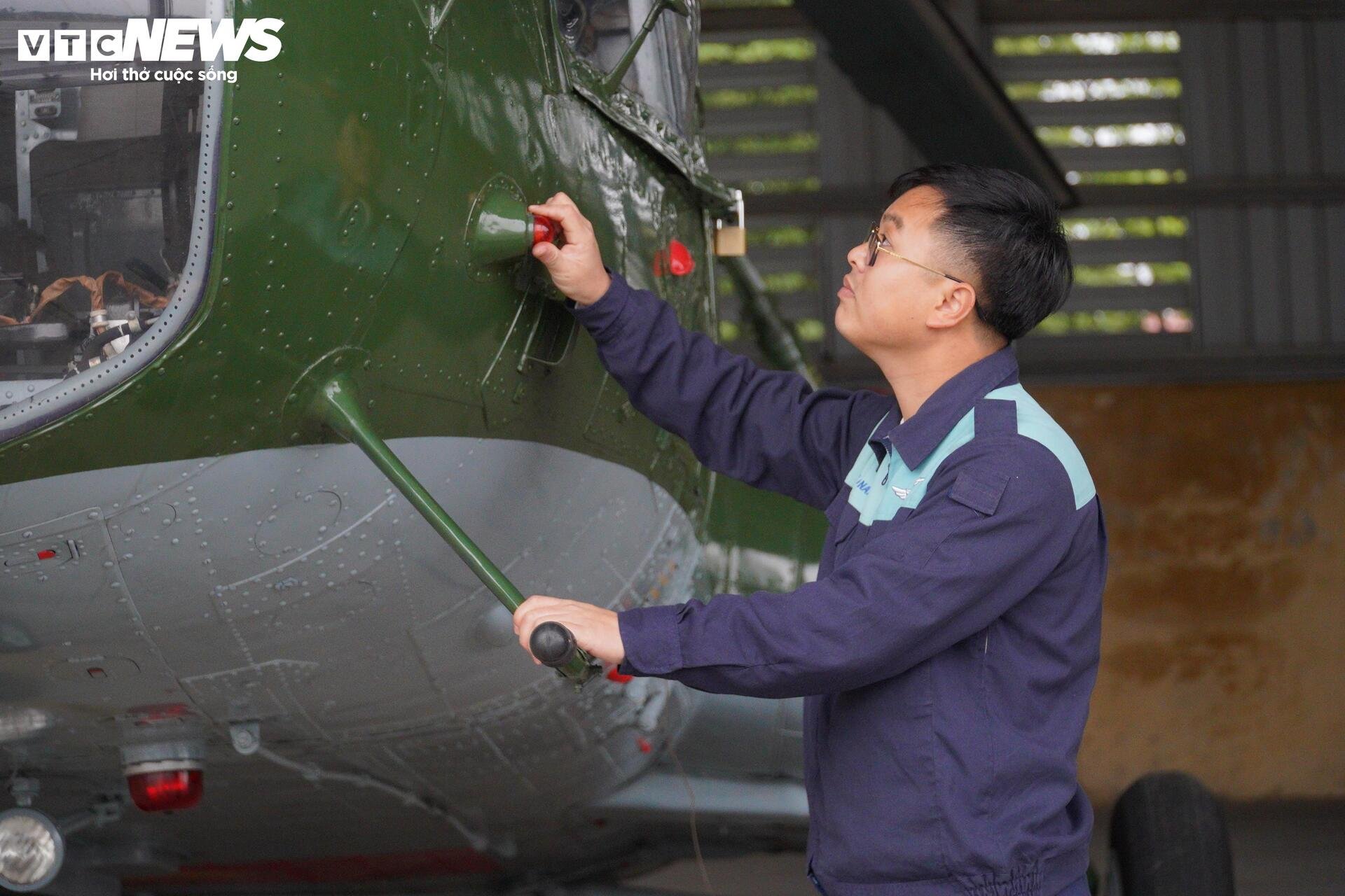 5 Trực thăng diễu binh 30 / 4: Nhiệm vụ lịch sử của Trung đoàn Không quân 916 - Ảnh 7.