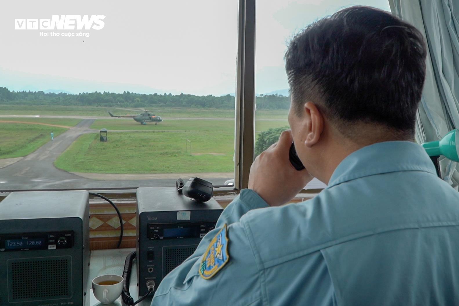 5 Trực thăng diễu binh 30 / 4: Nhiệm vụ lịch sử của Trung đoàn Không quân 916 - Ảnh 11.