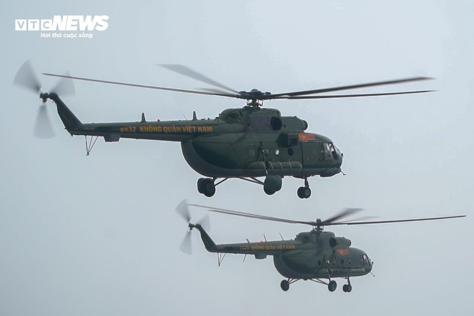5 Trực thăng diễu binh 30 / 4: Nhiệm vụ lịch sử của Trung đoàn Không quân 916 - Ảnh 15.