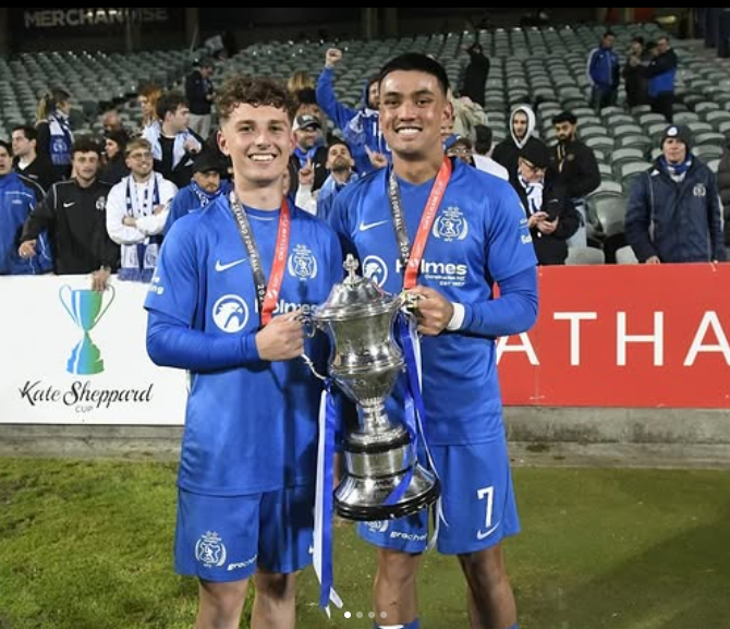 Ch&acirc;n s&uacute;t Việt kiều từng về V.League thử việc bất ngờ gia nhập đội b&oacute;ng 7 lần v&ocirc; địch tại New Zealand - Ảnh 1.