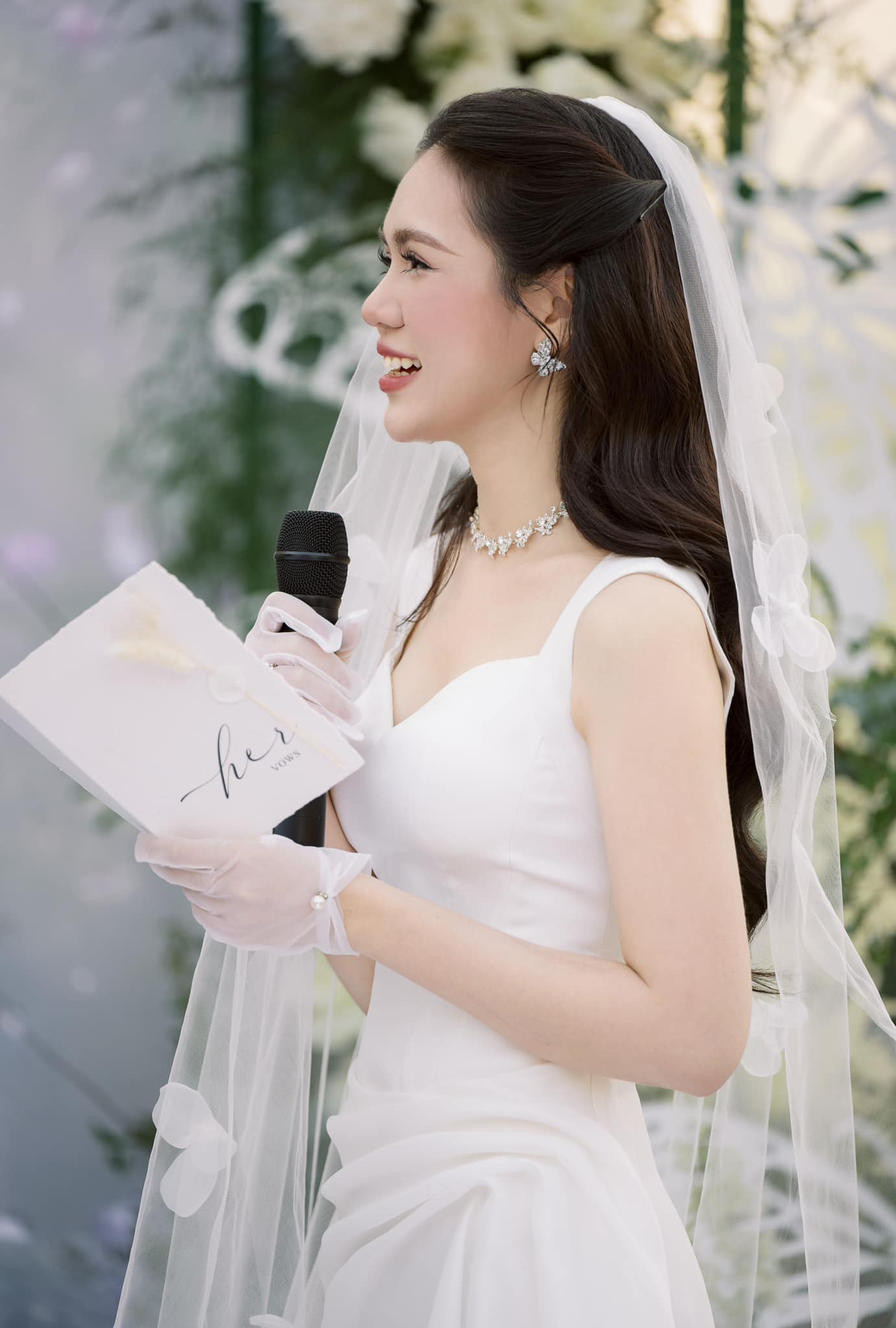 Hoa hậu Kỳ Duy&ecirc;n vừa b&iacute; mật tổ chức lễ cưới: D&acirc;u rể kho&aacute; m&ocirc;i cực ngọt, kh&aacute;ch mời vỏn vẹn 50 người- Ảnh 7.