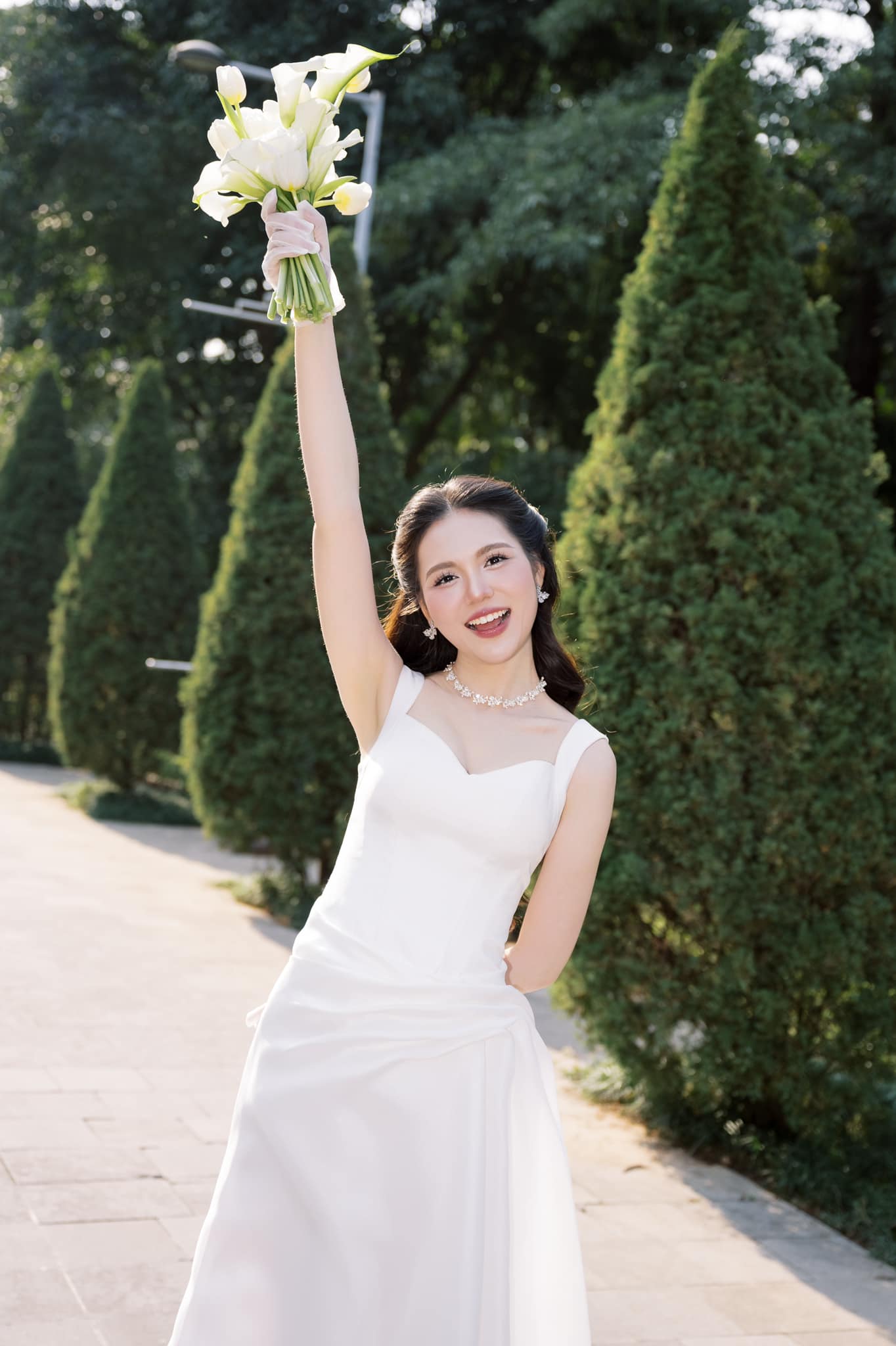 Hoa hậu Kỳ Duy&ecirc;n vừa b&iacute; mật tổ chức lễ cưới: D&acirc;u rể kho&aacute; m&ocirc;i cực ngọt, kh&aacute;ch mời vỏn vẹn 50 người- Ảnh 10.