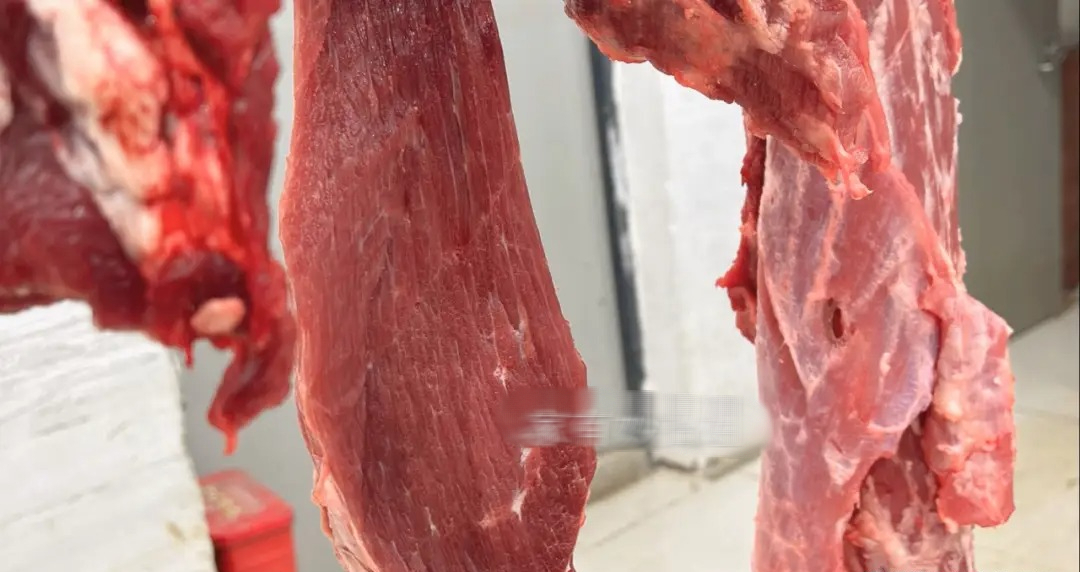 Đầu năm đi chợ mua thịt bò thấy 4 dấu hiệu này, tôi thật lòng khuyên bạn: "Quay xe"! - Ảnh 2.