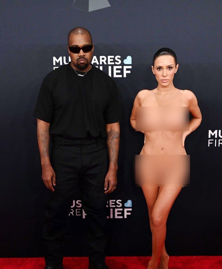 Trơ trẽn nhất Grammy 2025: Vợ chồng Kanye West lột đồ trần như nhộng, bị đuổi cổ khỏi thảm đỏ v&igrave; kh&ocirc;ng mời m&agrave; tới!- Ảnh 3.