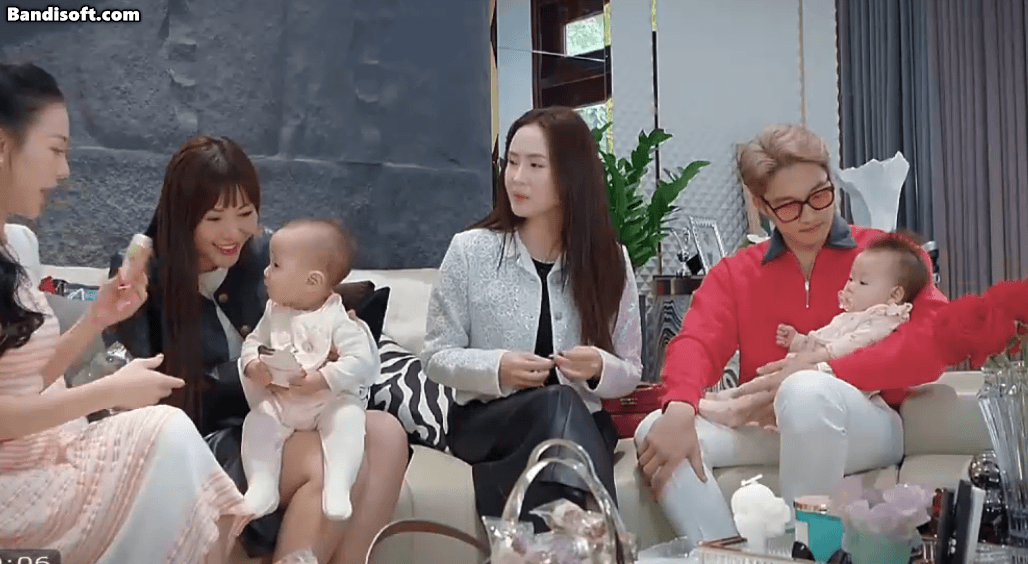 Phương Oanh bế con ra ch&agrave;o "người y&ecirc;u cũ", cặp song sinh biểu cảm thế n&agrave;o? - Ảnh 3.