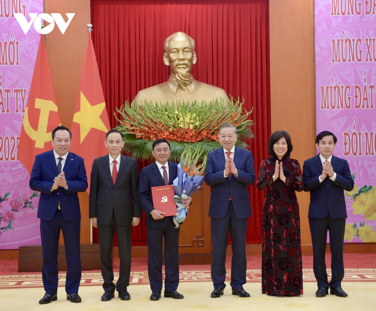 Tổng Bí thư Tô Lâm chia sẻ về sắp xếp bộ máy Đảng và Tư pháp Trung ương 2025 - Ảnh 8.