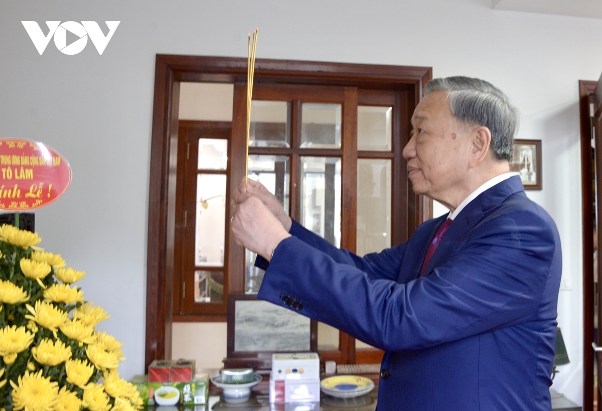 Tổng Bí thư Tô Lâm tưởng nhớ cố Thủ tướng Phạm Văn Đồng và thăm Trung tướng Đặng Quân Thụy - Ảnh 1.