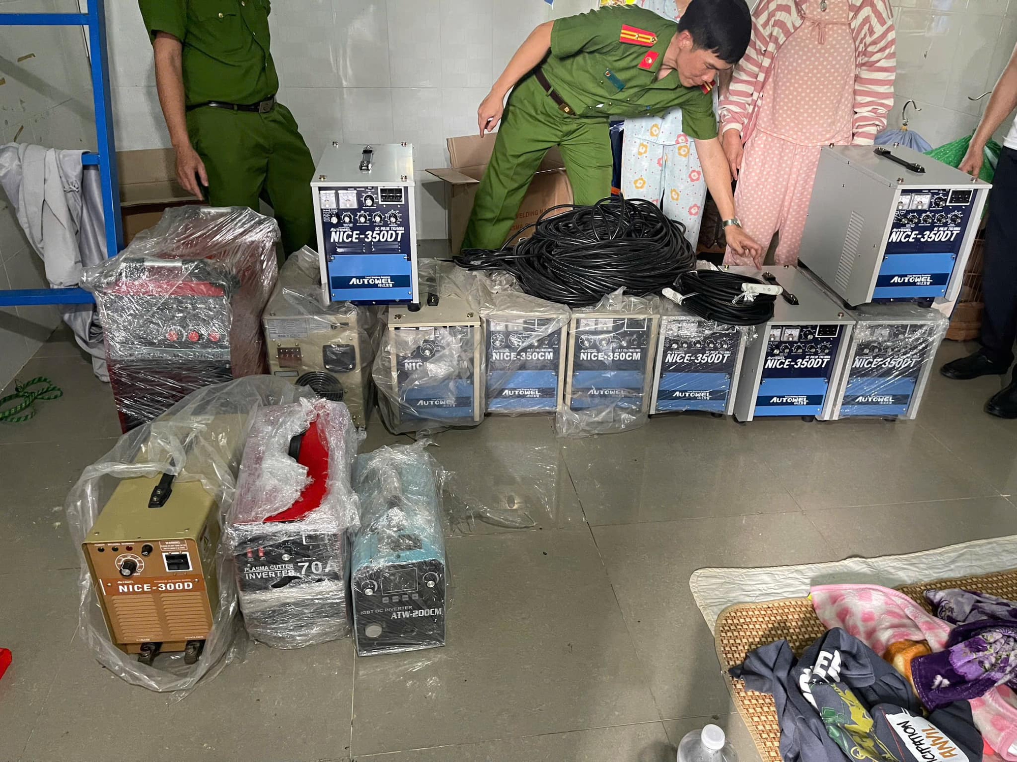 Đối tượng trộm gần nửa tỉ trong đ&ecirc;m m&ugrave;ng 2 Tết ở Đồng Nai bị bắt - Ảnh 4.