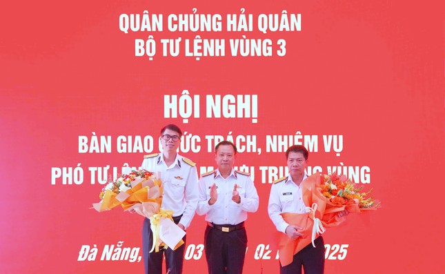 Bộ trưởng Quốc phòng bổ nhiệm nhân sự mới Vùng 3 Hải quân - Ảnh 1.