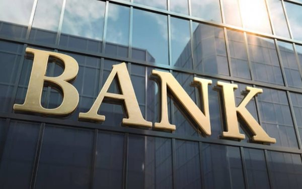 Lần đầu tiên 4 ngân hàng lớn nhất Việt Nam đều có tổng tài sản vượt 2 triệu tỷ, hai nhà băng tư nhân sắp chạm mốc lịch sử - Ảnh 1.