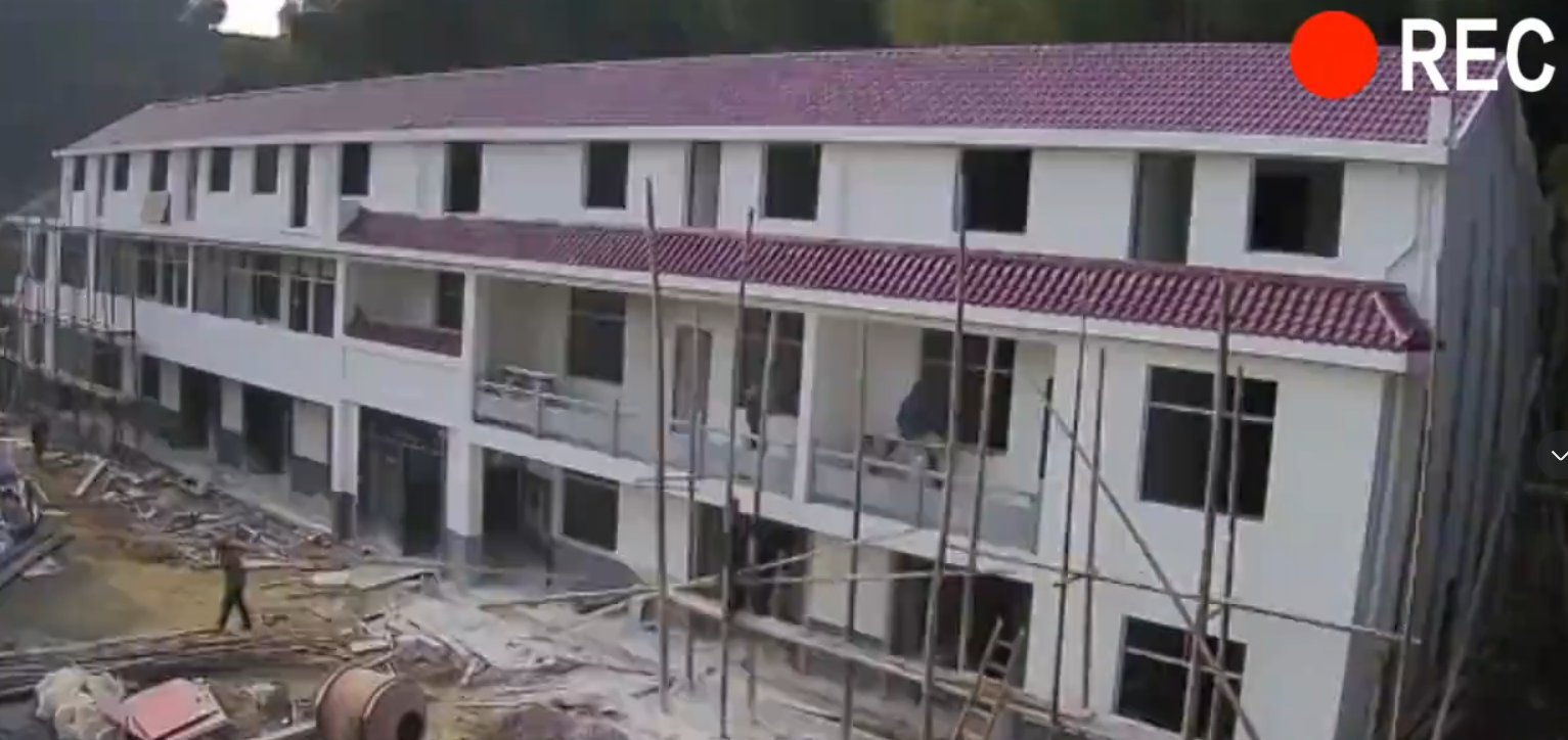 5 Anh em x&acirc;y nh&agrave; chung cư mini cho đại gia đ&igrave;nh 30 người - Ảnh 2.