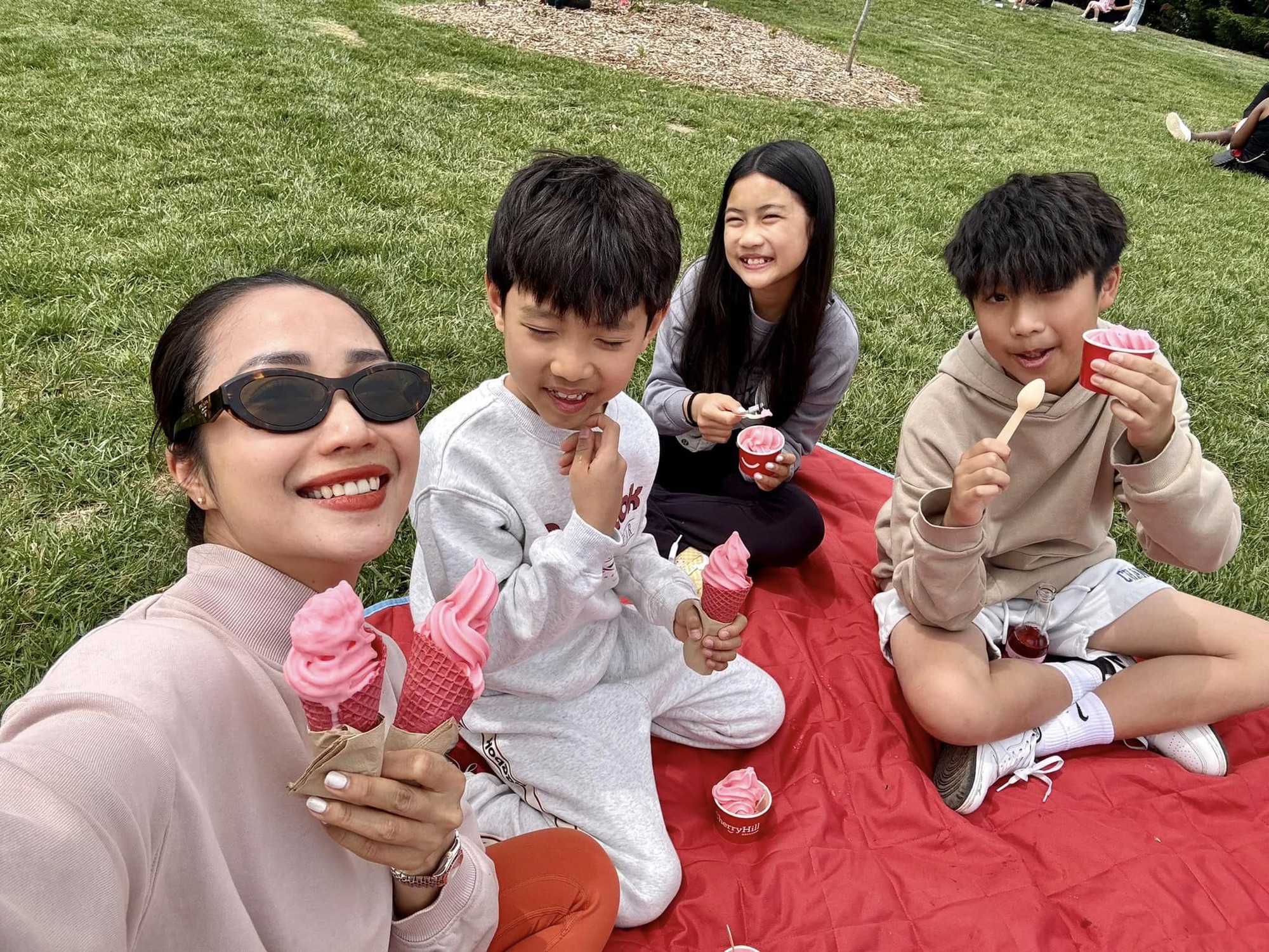 Ốc Thanh V&acirc;n bức x&uacute;c khi vừa về lại Việt Nam đ&atilde; bị mắng chửi thậm tệ- Ảnh 6.